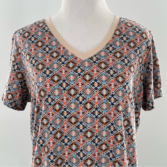 Lands end womens top size S/P 6-8 multicolored diamond tribal print v-neck - Picture 3 of 11